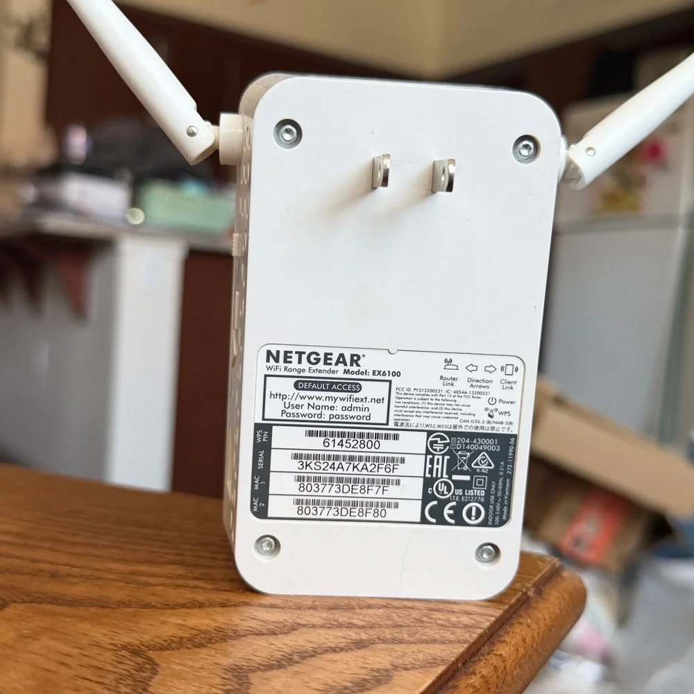 NETGEAR White Wireless Access Point - Picture 2 of 3